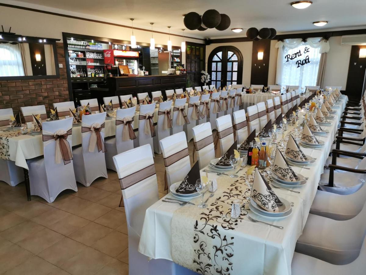 Patyi Etterem Es Hotel Bögöte Exterior foto