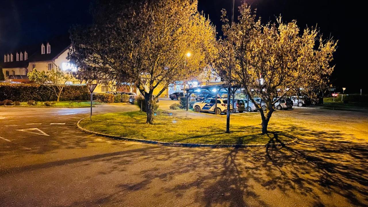 Patyi Etterem Es Hotel Bögöte Exterior foto
