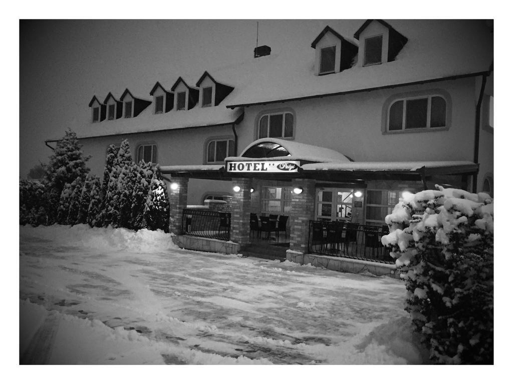 Patyi Etterem Es Hotel Bögöte Exterior foto
